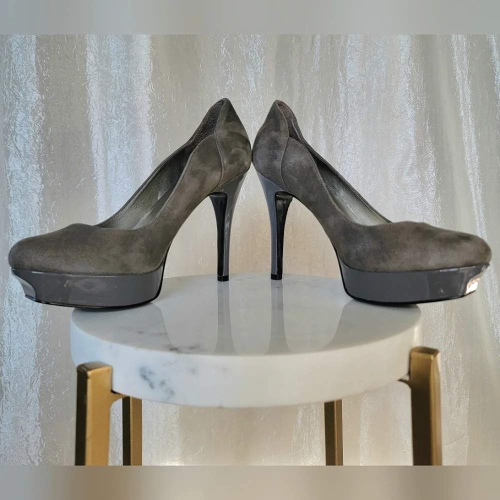 Guess Brand Women's Platform Pumps Round Toe High Heeled Shoes - Taupe - Size 8M - Picture 16 of 16